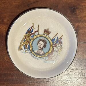 Queen Elizabeth II *Silver Jubilee 1952-1977 Trinket Dish 5.5" PRINCE WILLIAM‎
